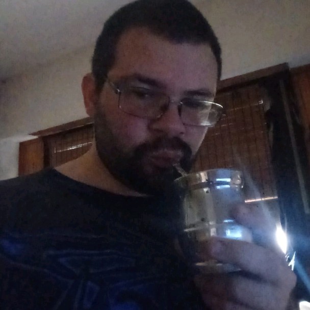 Lorena Paola Kostovezky